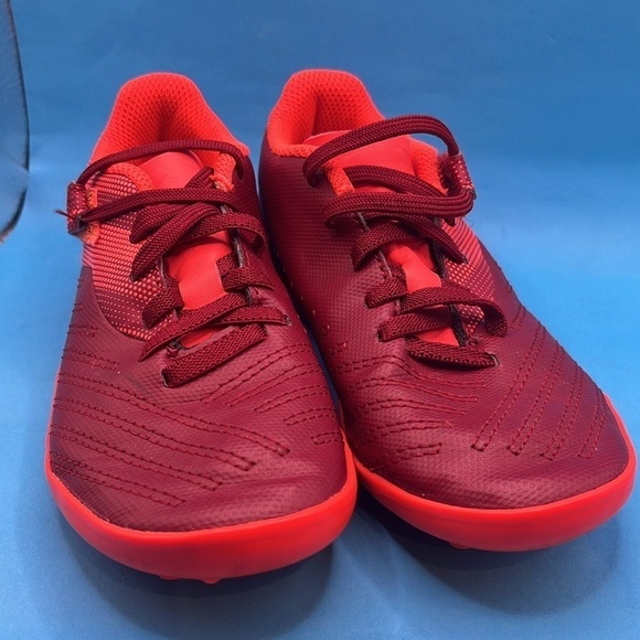Ground soccer cleats burgundy/orange - kids
Size 12.5c - Picture 2 of 7
